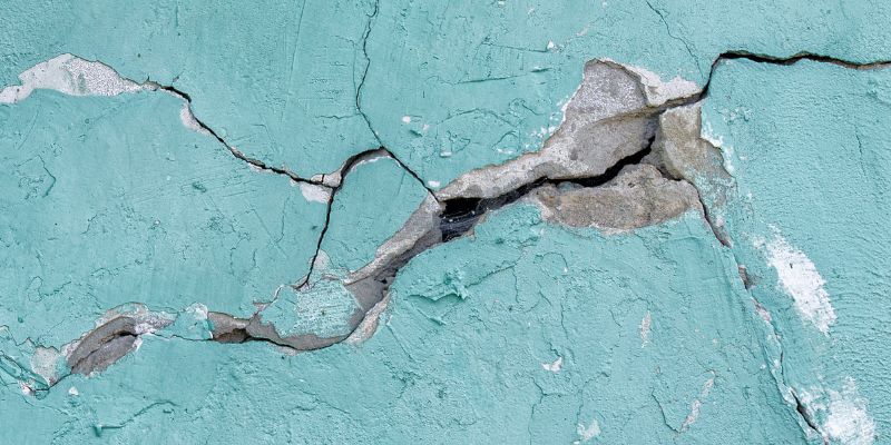 Types of Cracks in Building